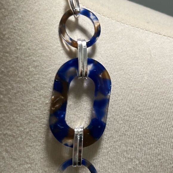 NWT Dillardās Blue and SilverāChain Necklace #JW7 - Picture 4 of 9